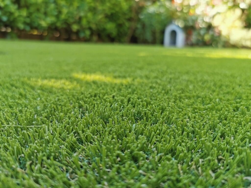 چمن مصنوعی و کاربرد آن